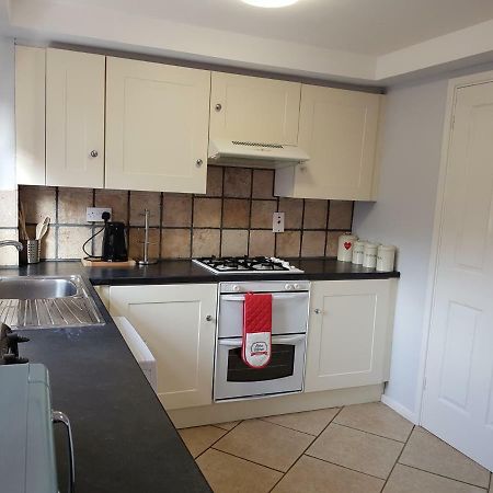Penllech House - Huku Kwetu Notts - 3 Bedroom Spacious Lovely And Cosy With A Free Parking- Affordable And Suitable To Group Business Travellers Nottingham Kültér fotó