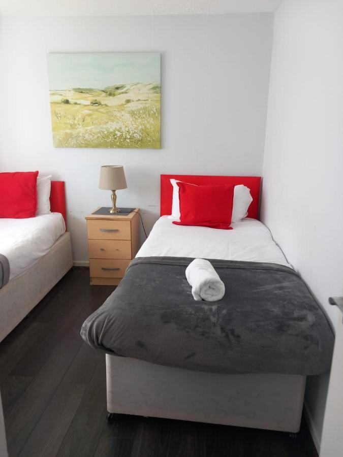 Penllech House - Huku Kwetu Notts - 3 Bedroom Spacious Lovely And Cosy With A Free Parking- Affordable And Suitable To Group Business Travellers Nottingham Kültér fotó