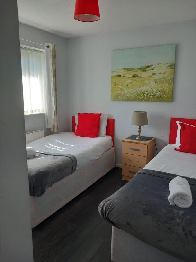 Penllech House - Huku Kwetu Notts - 3 Bedroom Spacious Lovely And Cosy With A Free Parking- Affordable And Suitable To Group Business Travellers Nottingham Kültér fotó