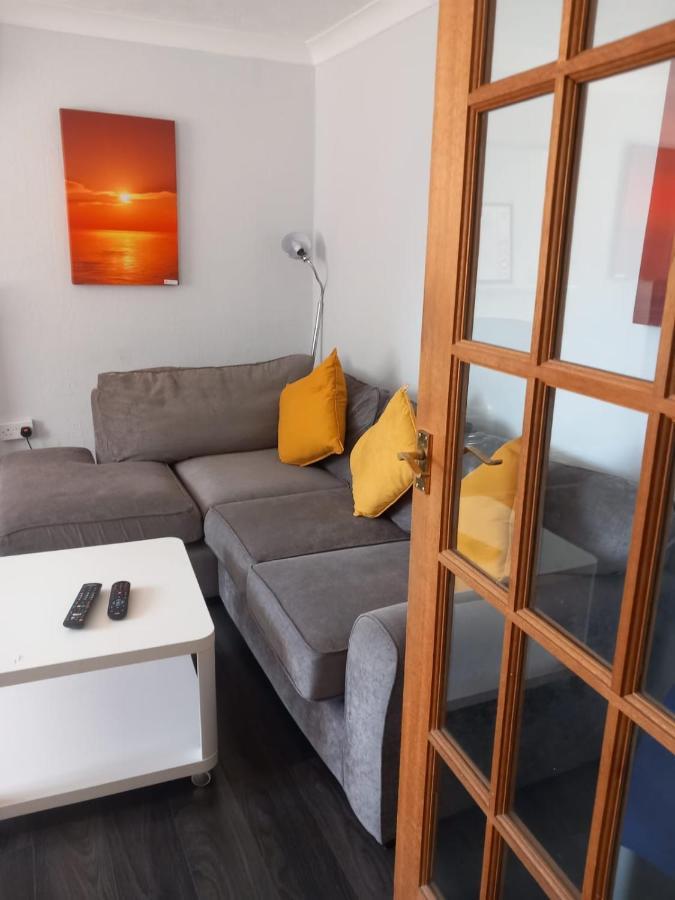 Penllech House - Huku Kwetu Notts - 3 Bedroom Spacious Lovely And Cosy With A Free Parking- Affordable And Suitable To Group Business Travellers Nottingham Kültér fotó