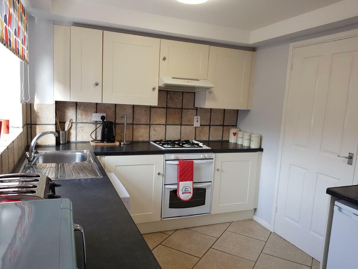 Penllech House - Huku Kwetu Notts - 3 Bedroom Spacious Lovely And Cosy With A Free Parking- Affordable And Suitable To Group Business Travellers Nottingham Kültér fotó