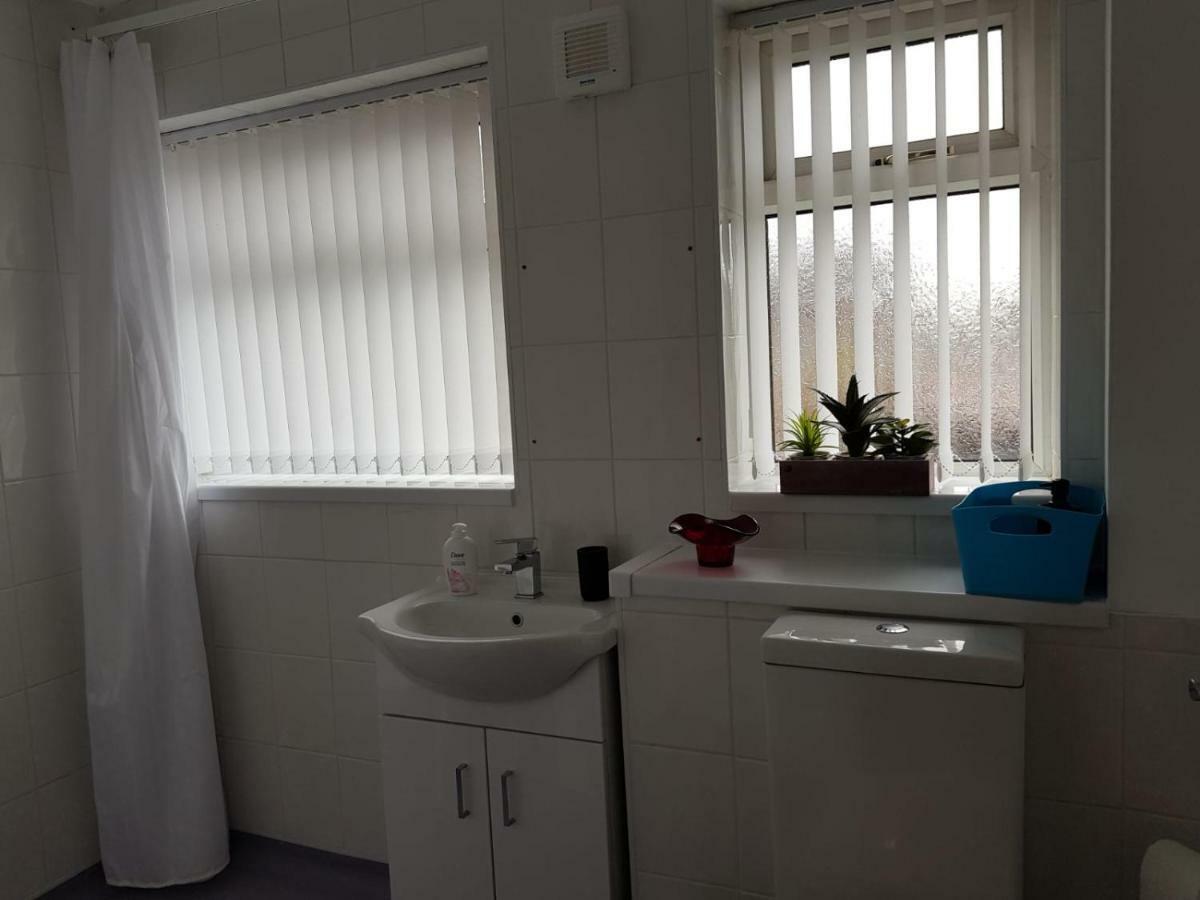 Penllech House - Huku Kwetu Notts - 3 Bedroom Spacious Lovely And Cosy With A Free Parking- Affordable And Suitable To Group Business Travellers Nottingham Kültér fotó