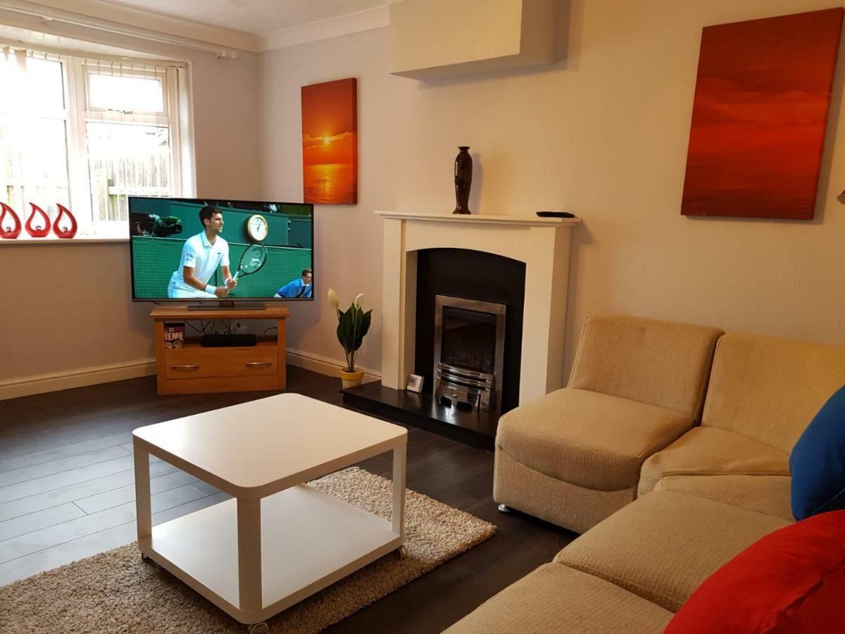 Penllech House - Huku Kwetu Notts - 3 Bedroom Spacious Lovely And Cosy With A Free Parking- Affordable And Suitable To Group Business Travellers Nottingham Kültér fotó