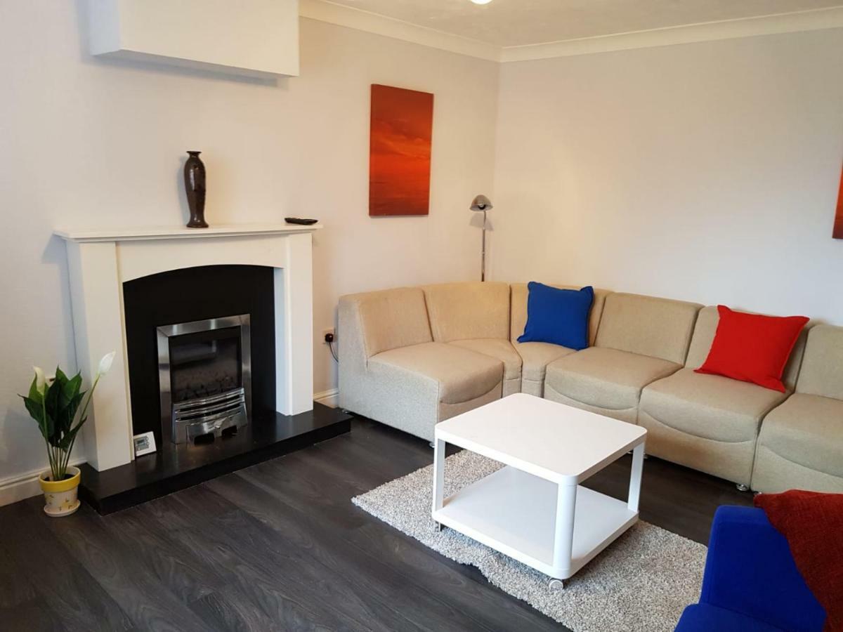 Penllech House - Huku Kwetu Notts - 3 Bedroom Spacious Lovely And Cosy With A Free Parking- Affordable And Suitable To Group Business Travellers Nottingham Kültér fotó