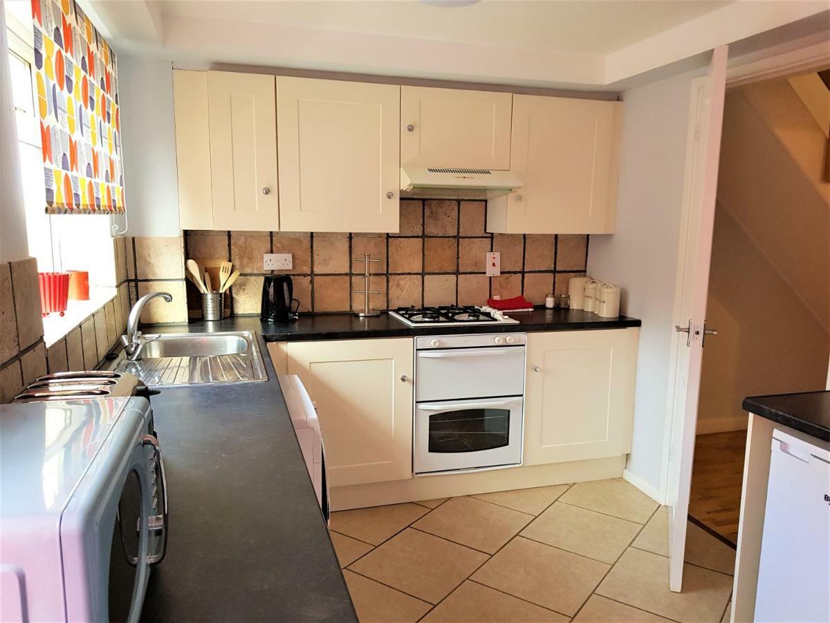 Penllech House - Huku Kwetu Notts - 3 Bedroom Spacious Lovely And Cosy With A Free Parking- Affordable And Suitable To Group Business Travellers Nottingham Kültér fotó