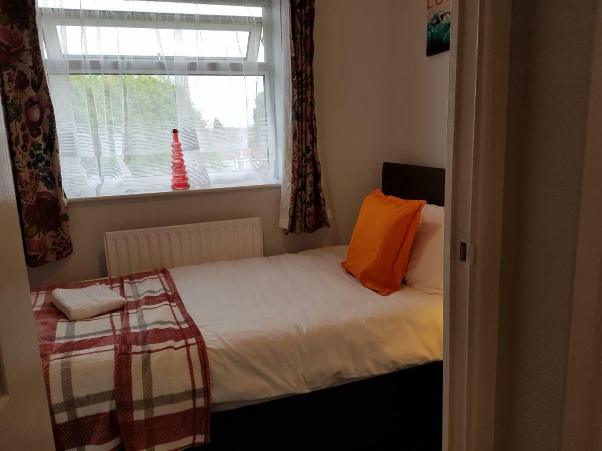 Penllech House - Huku Kwetu Notts - 3 Bedroom Spacious Lovely And Cosy With A Free Parking- Affordable And Suitable To Group Business Travellers Nottingham Kültér fotó