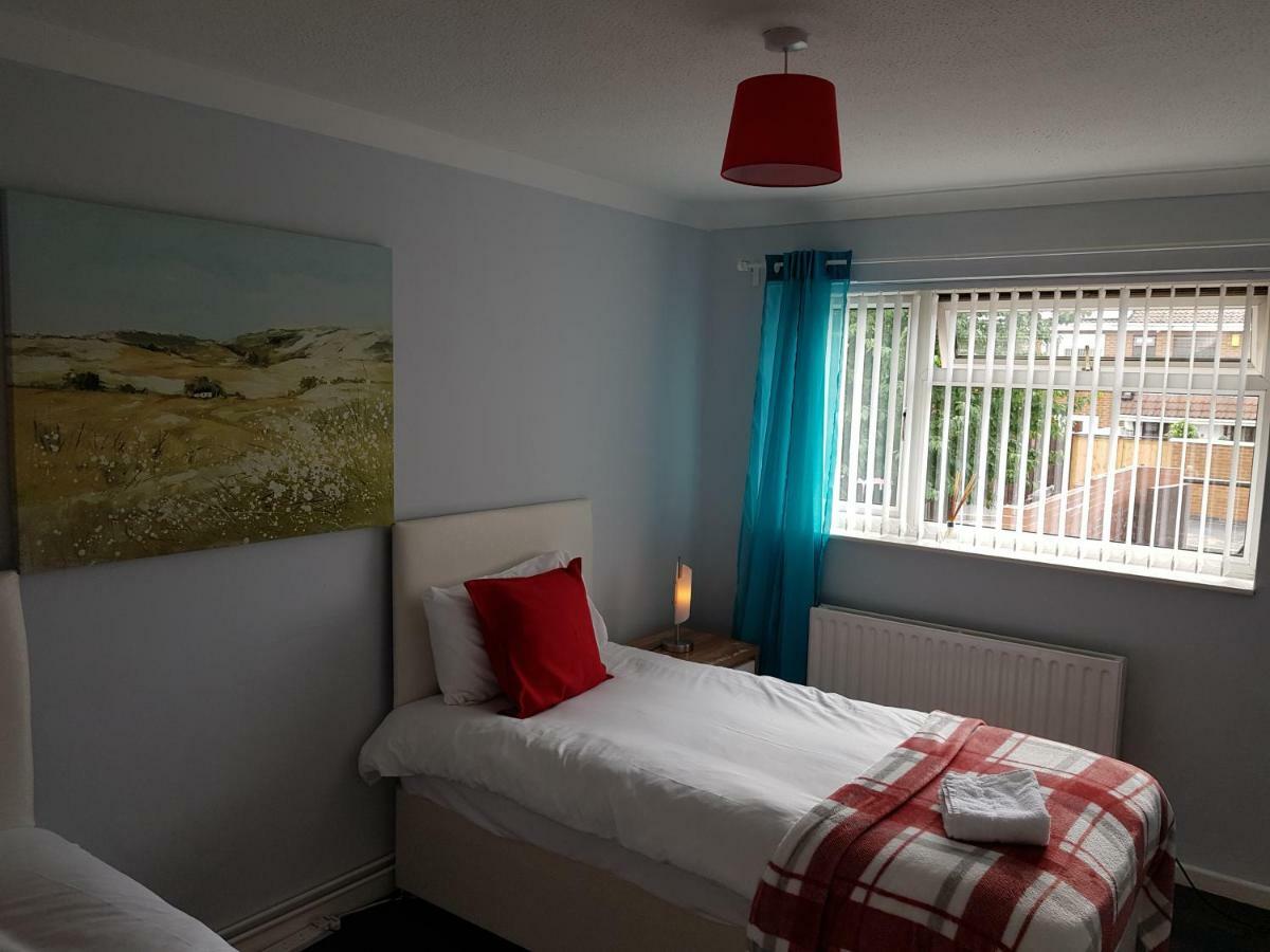 Penllech House - Huku Kwetu Notts - 3 Bedroom Spacious Lovely And Cosy With A Free Parking- Affordable And Suitable To Group Business Travellers Nottingham Kültér fotó
