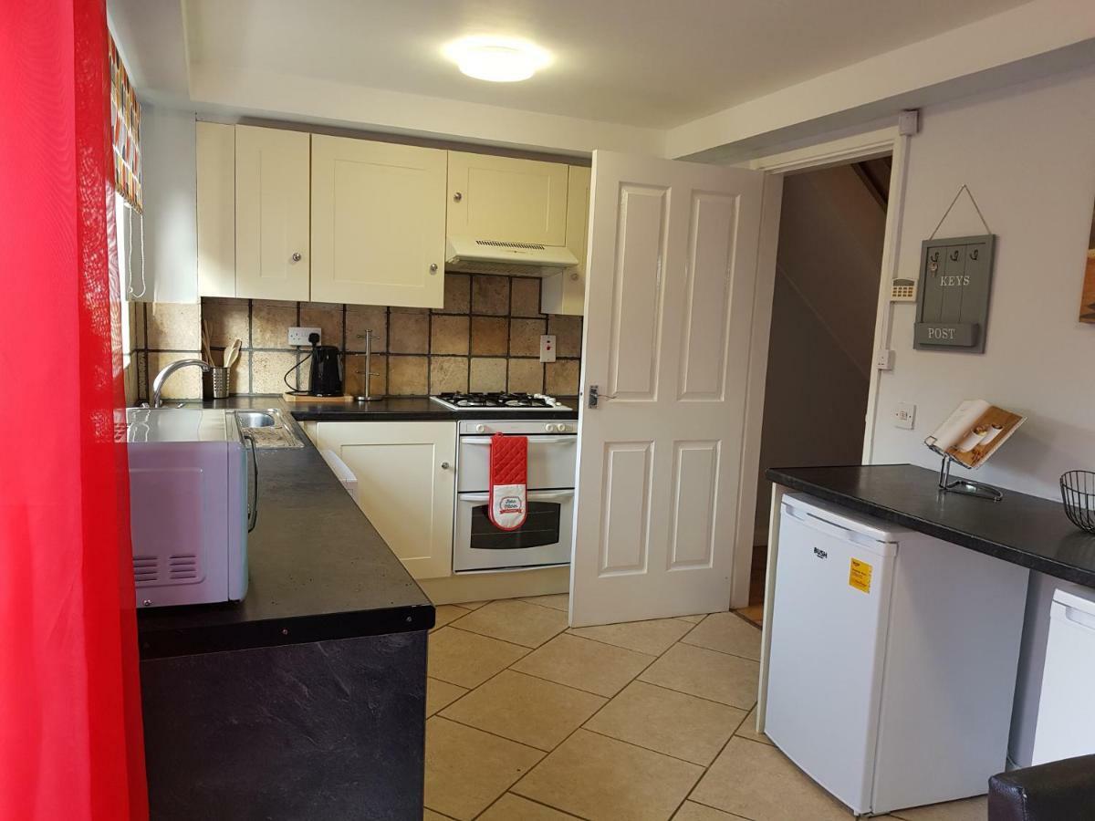 Penllech House - Huku Kwetu Notts - 3 Bedroom Spacious Lovely And Cosy With A Free Parking- Affordable And Suitable To Group Business Travellers Nottingham Kültér fotó